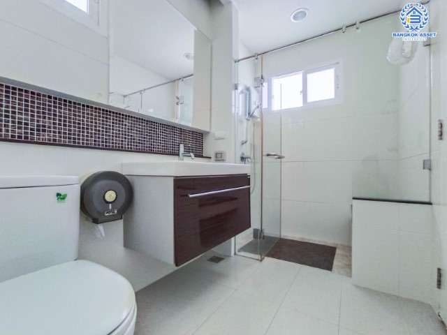 *****บ้านเดี่ยวมือสอง นนทบุรี ม.เดอะเซนโทร รัตนาธิเบศร์ เนื้อที่กว้างเกือบ 51 ตร.ว. ฟังก์ชัน 3 ห้องนอน 3 ห้องน้ำ ที่จอดรถ 2 คัน ภายในสภาพใหม่เอี่ยม พร้อมเข้าอยู่ ตั้งบนทำเลแห่งความสะดวกสบาย เข้า-ออกได้หลากหลายเส้นทาง ใกล้รถไฟฟ้าสายสีม่วง "สถานีบางพลู" และทางด่วน "งามวงศ์วาน" จองเลย!